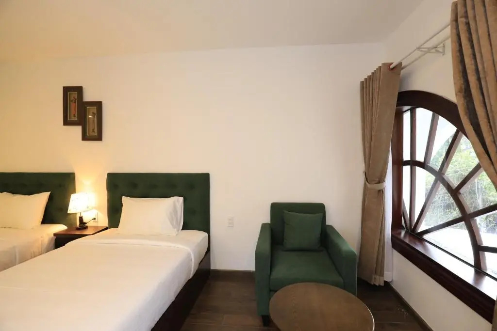 Standard Triple room with balcony
