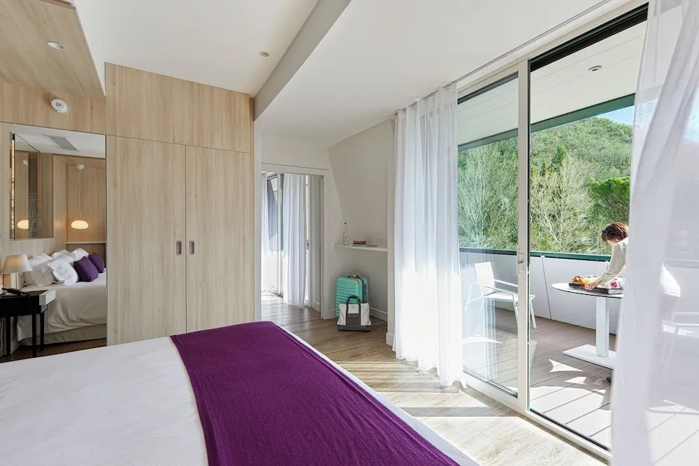 Afficher la photo 6 — Eau Thermale Avene L'hotel