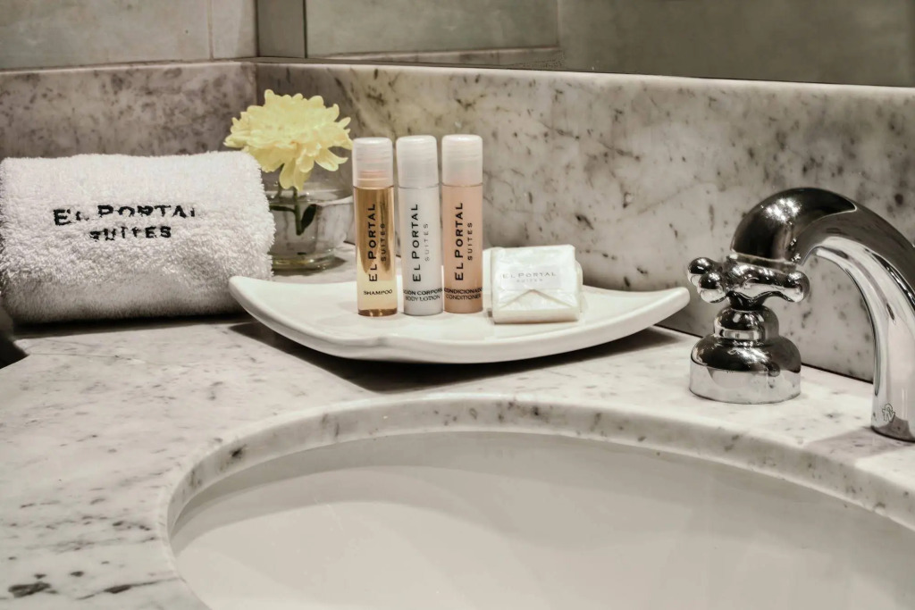 Portal Plaza Suites by null