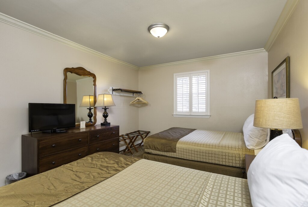French Quarter Courtyard Hotel and Suites by null