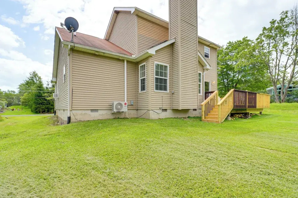 Family Retreat w/ 2 Game Rooms & Deck in Long Pond