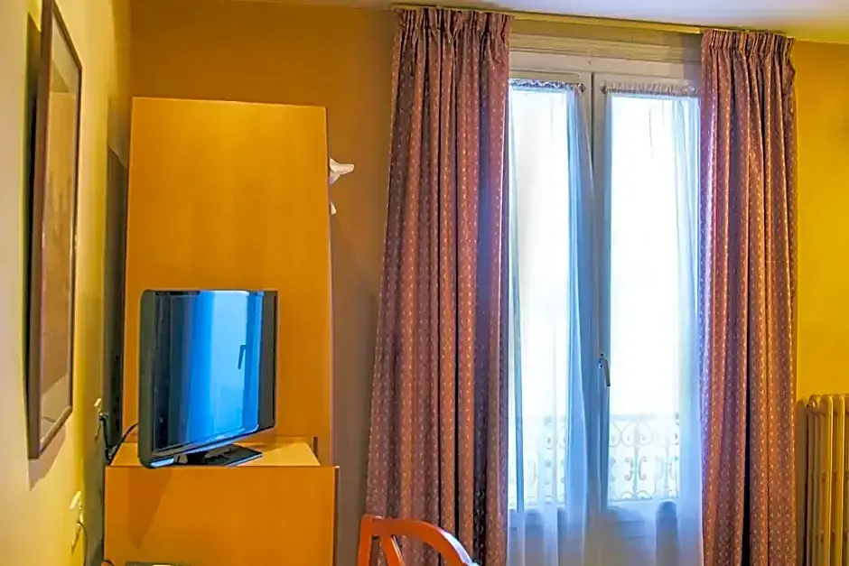 Hôtel Terminus Montparnasse 154