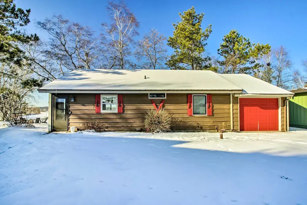 Pelican Lake Getaway on Stunning Peninsula! — фото 5