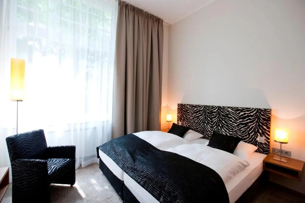 Deluxe Double room (full double bed)