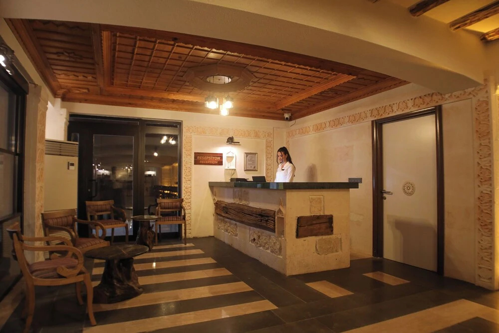 Lobby & Reception