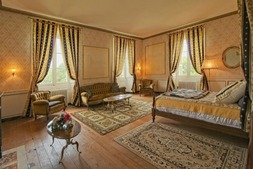 Voir la photo 2 — Chateau du Hallay