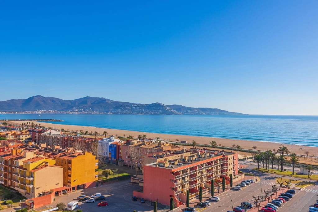 Beach & Waterfront