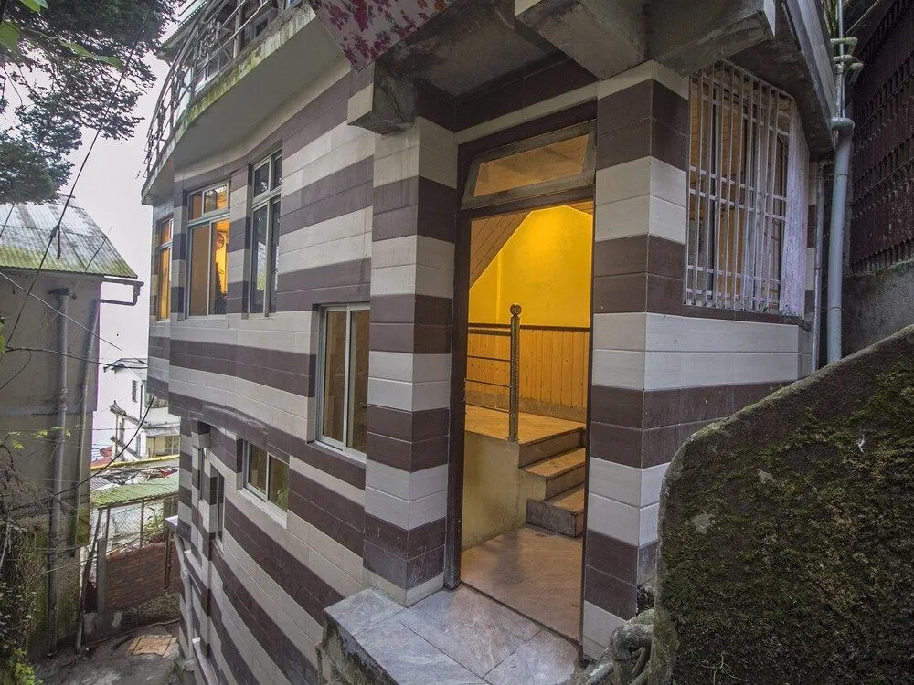 Oyo 22296 New Amber Hotel