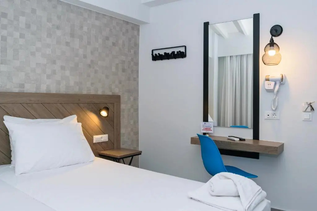 Standard Double room with mountain view (full double bed)