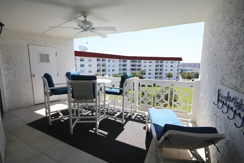 255 El Matador 1 Bedroom Condo