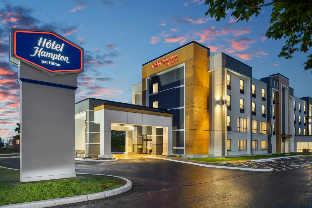 Hampton Inn & Suites by Hilton Montreal-Dorval