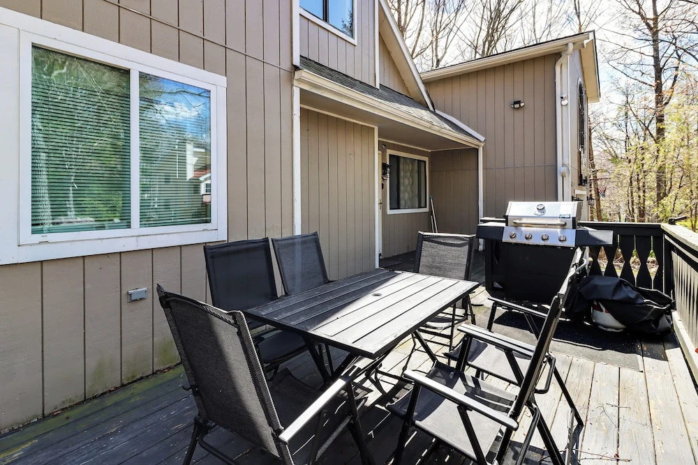Lake Access & Game Room! Poconos Resort Getaway