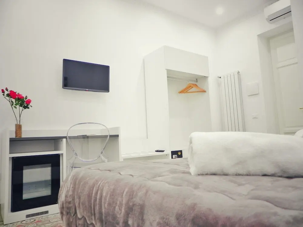 Comfort Double room with balcony and with city view (full double bed)
