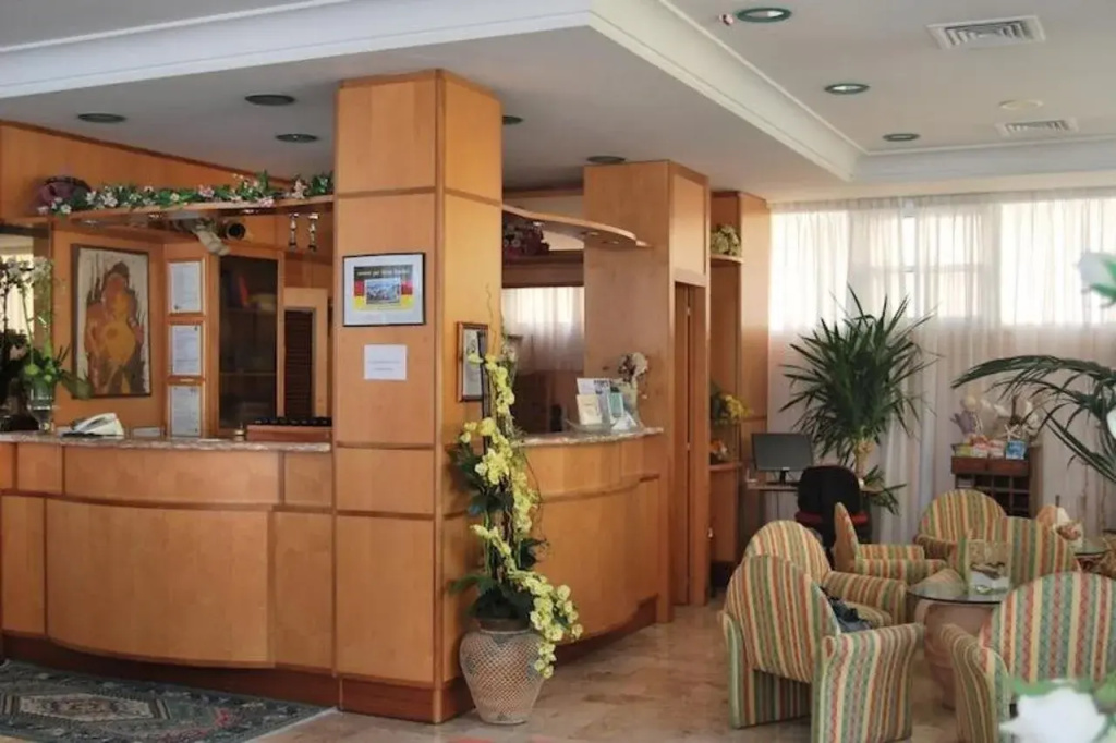 Hotel photo 13