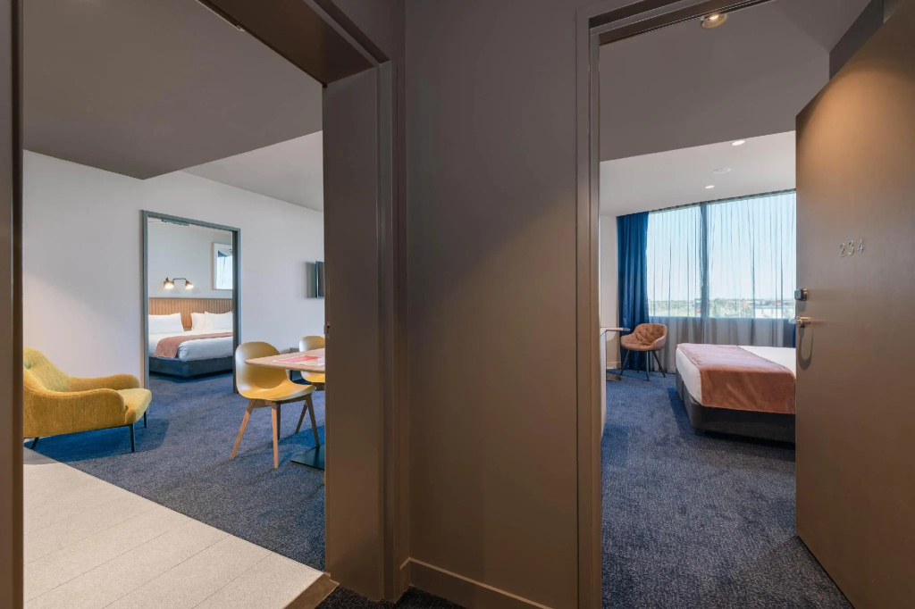 2 Bedrooms Apartment