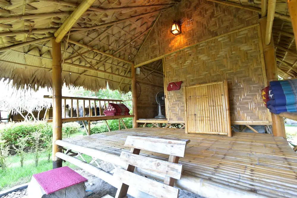 Двухместное бунгало рядом с пляжем двуспальная кровать в Satun Dive Resort