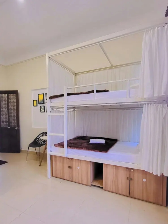 Bed in Dorm with balcony