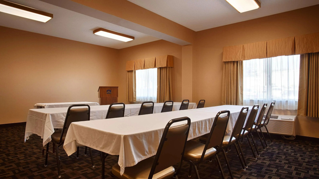 Best Western Plus Executive Inn - фото 15