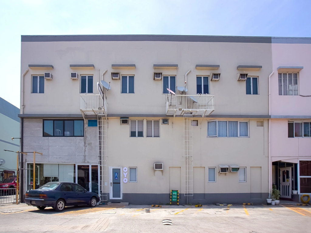 OYO 793 Dg Budget Hotel