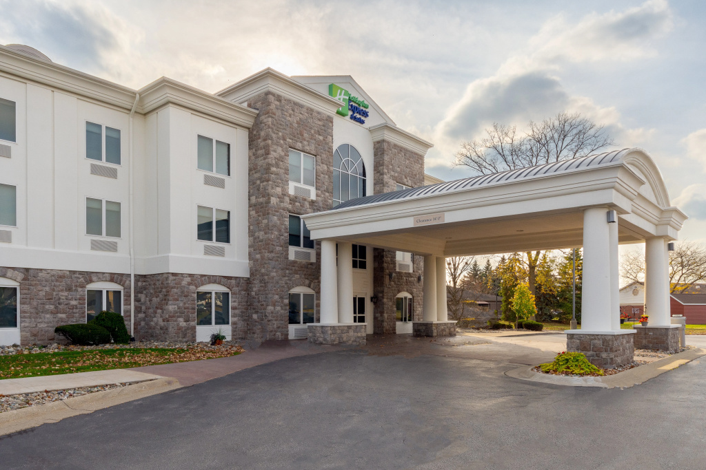 Holiday Inn Express Hotel & Suites Saginaw by IHG
