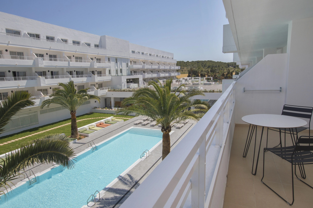 Balcony & Terrace