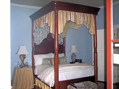 Deluxe Double room with balcony (full double bed)