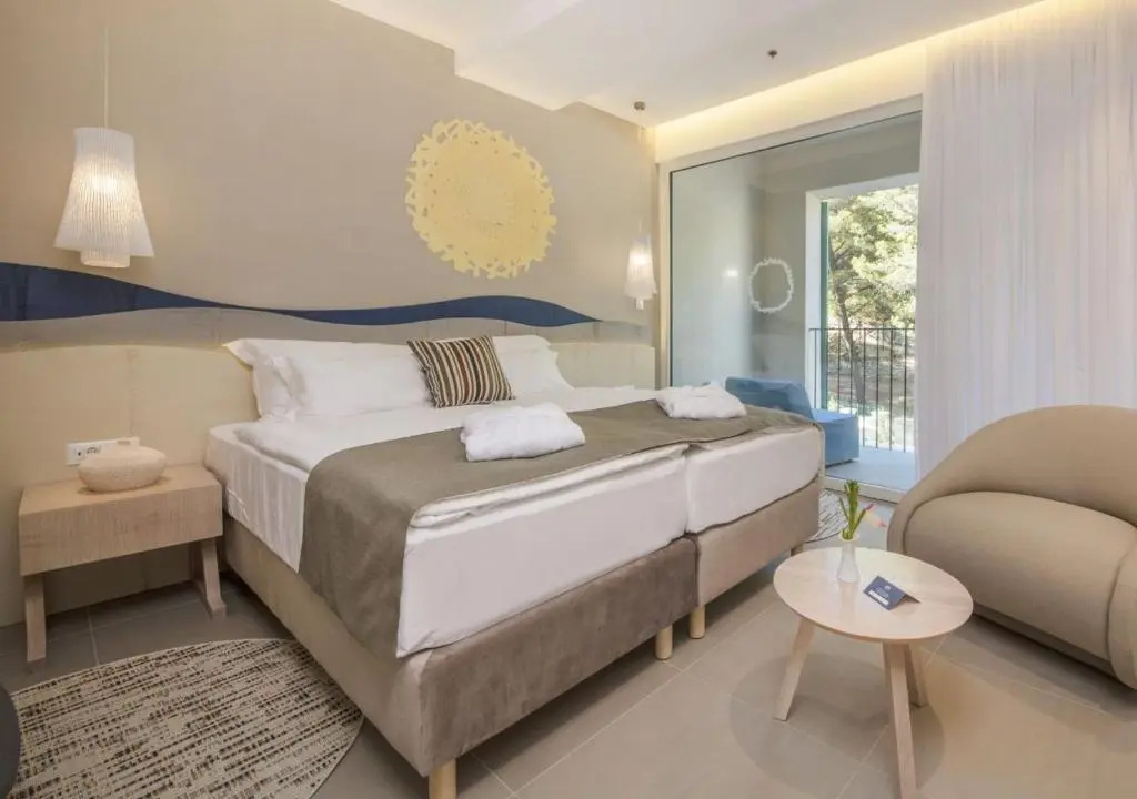 Superior Double room with balcony (full double bed)