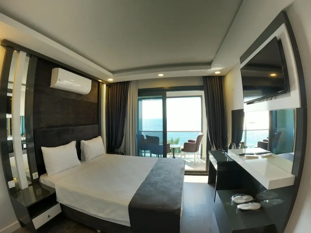 Standard room with balcony and with sea view