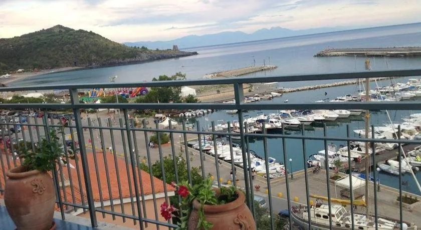 Beach & Waterfront