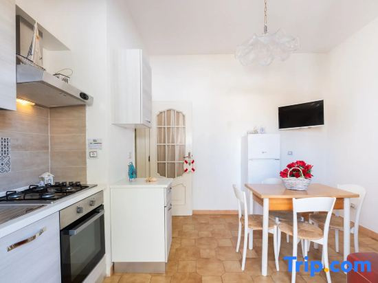 Oasi Garden House – Villetta Moderna con Giardino e Parcheggio Privato