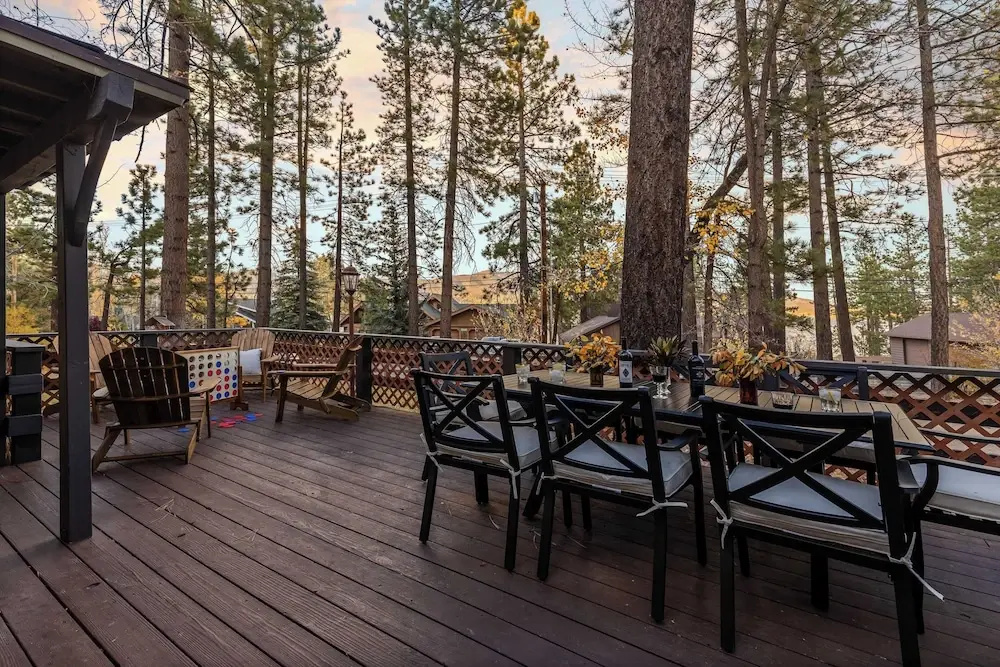 Walk to the Lake, Sand Volleyball Court, Pool Table, Deck Gambler by Avantstay