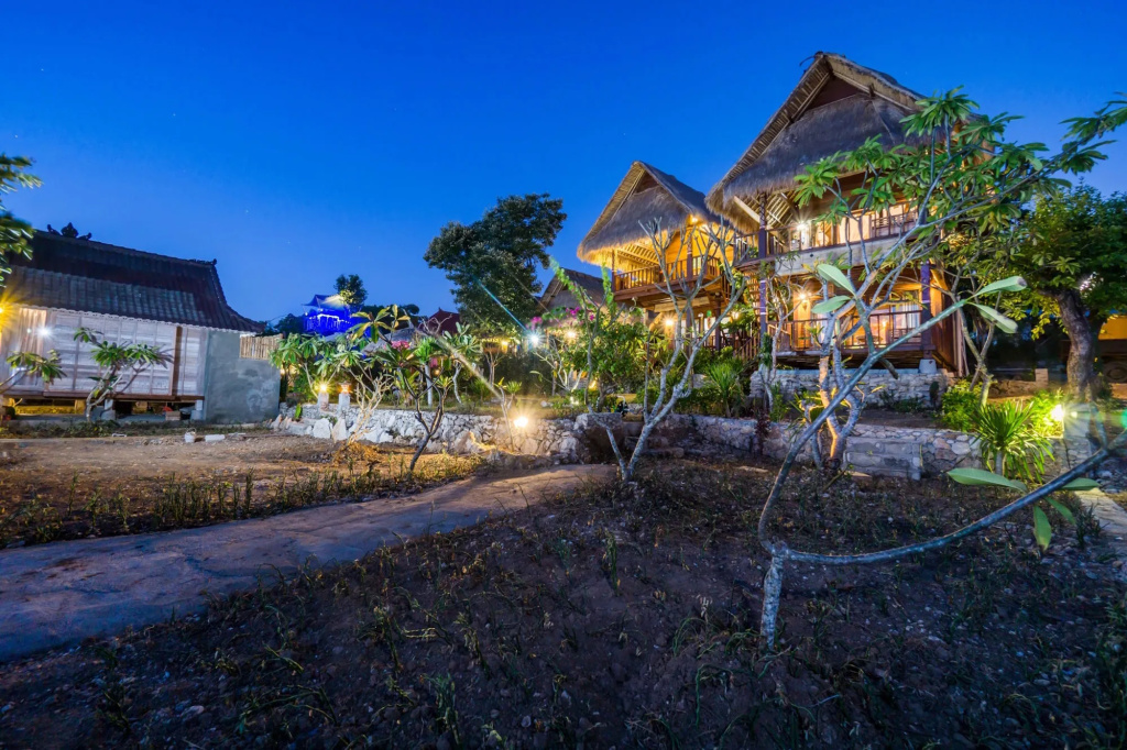 Beach & Waterfront