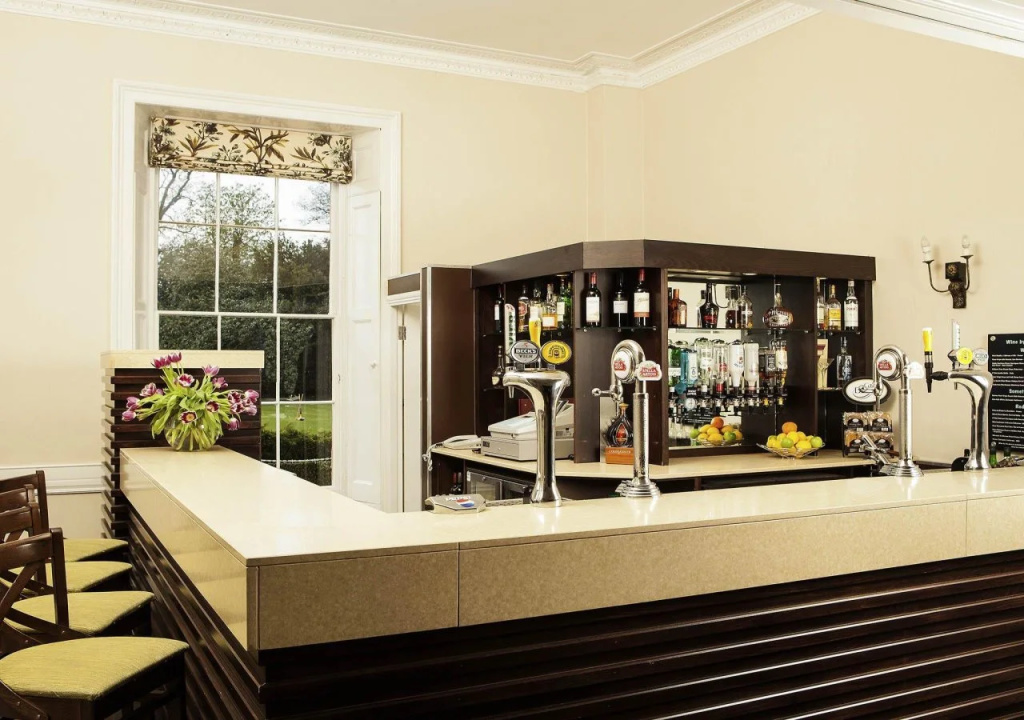 Lobby & Reception