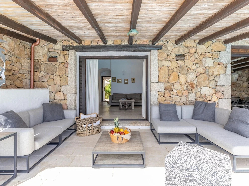 Luxe Cote Stay- Elegant Villa
