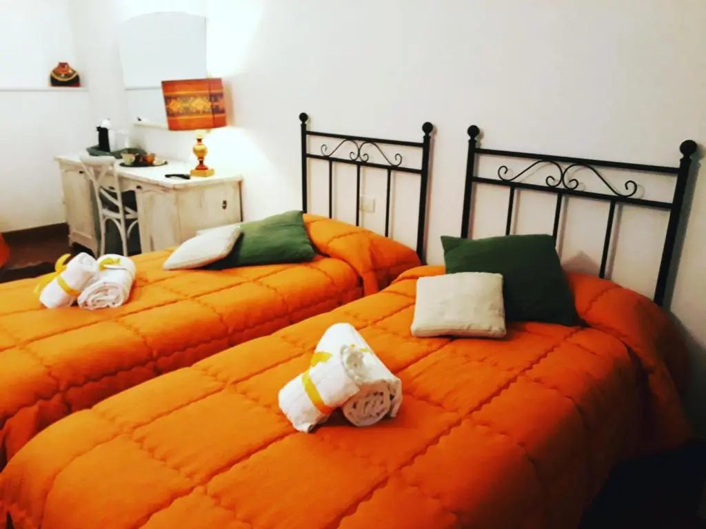 Deluxe Double room (full double bed)
