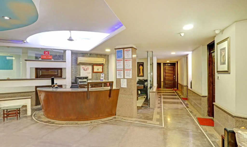 Lobby & Reception