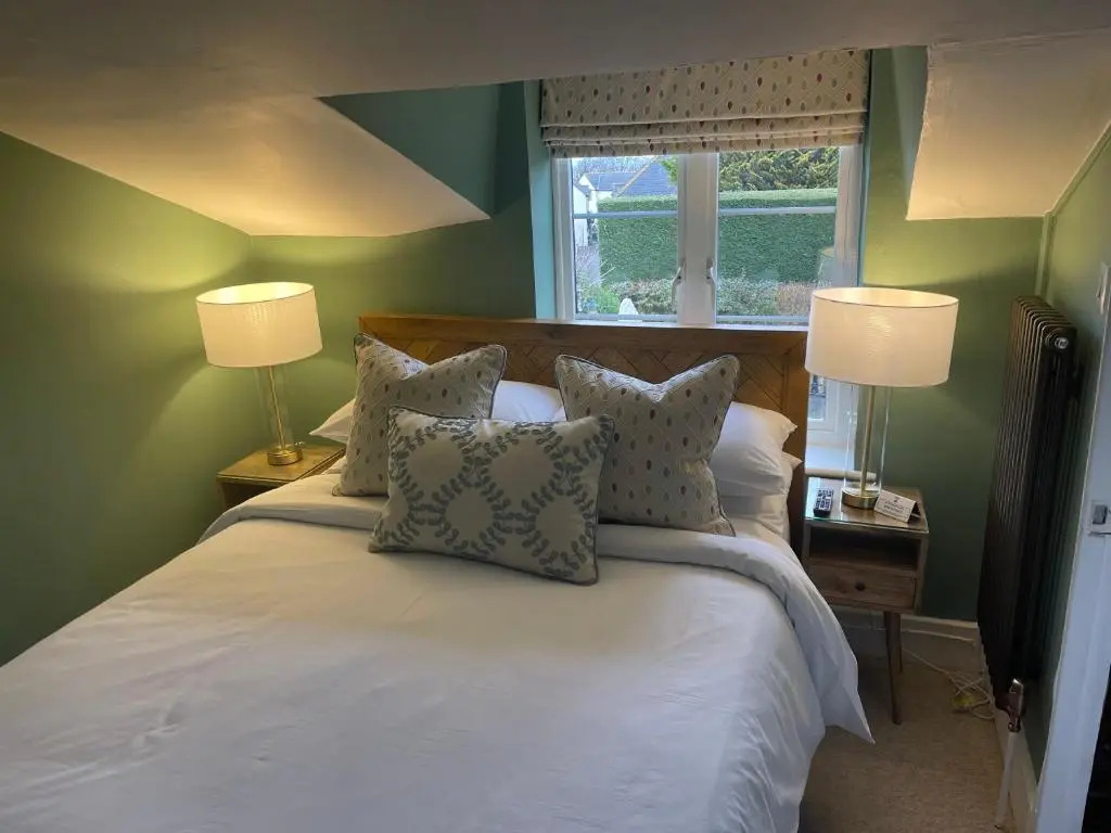 Standard Double room with garden view (full double bed)
