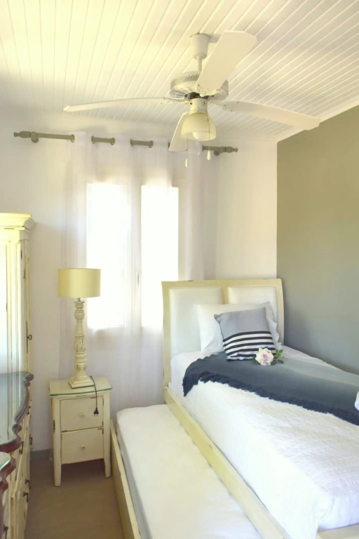 Cottage with bay view