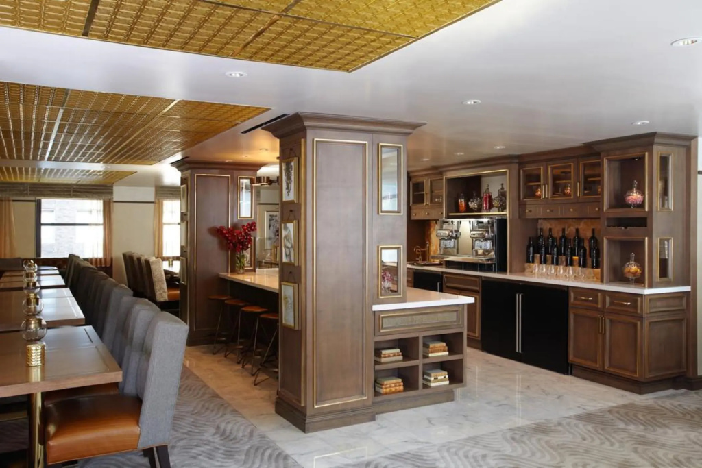 Lobby & Reception