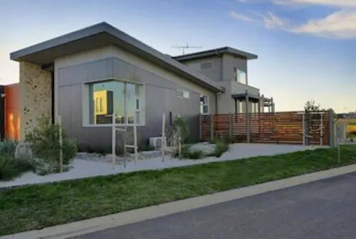 19 Glen Eagles Close