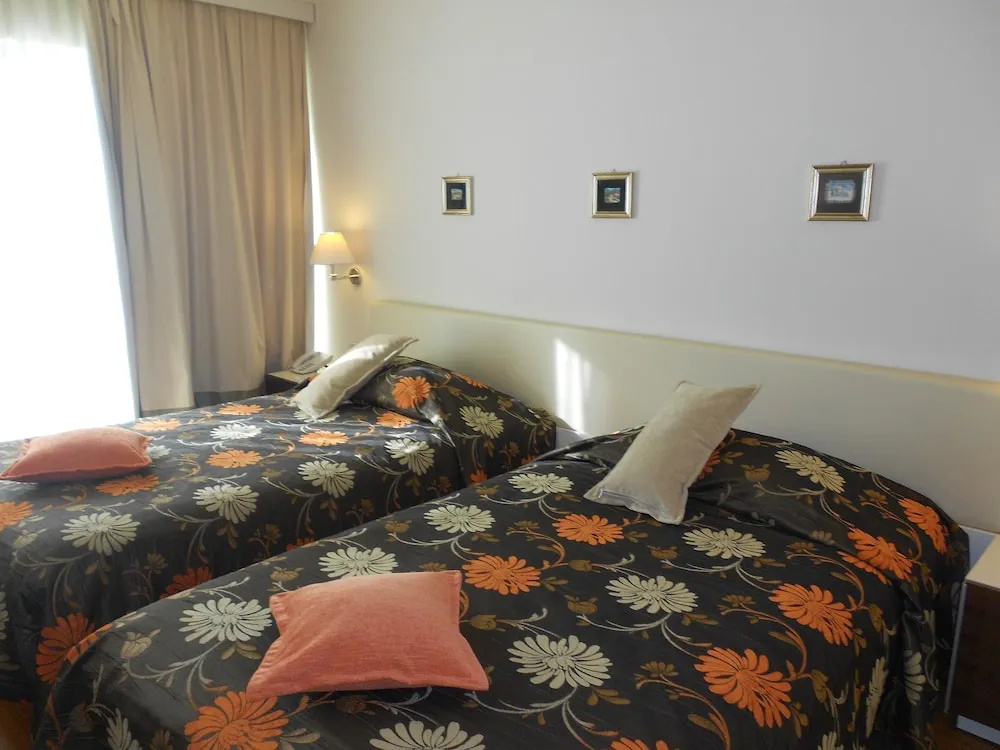 Classic Double room with balcony (full double bed)