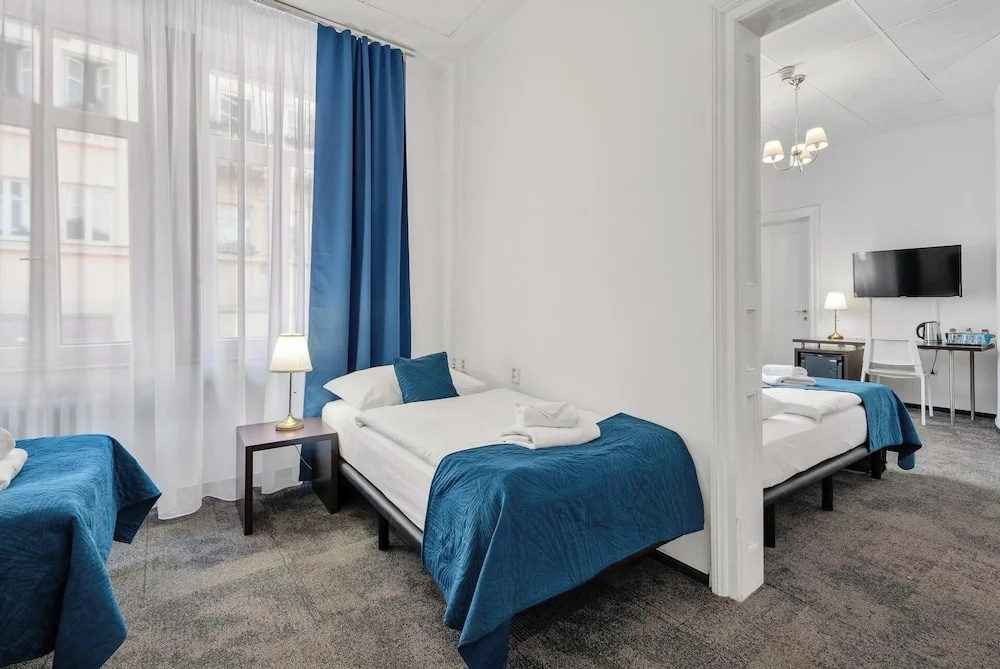 2 Bedrooms Standard Family room