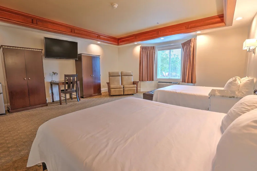 Standard Quadruple Suite