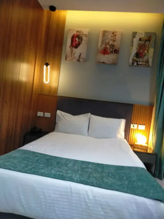 1 Bedroom Superior Double room (full double bed)