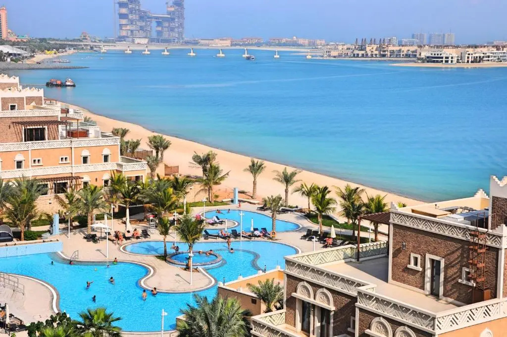 Spacious 4 bd and 2 bd apartments with amazing Sea view - Chambres