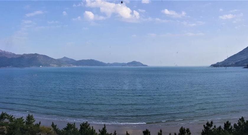 Beach & Waterfront