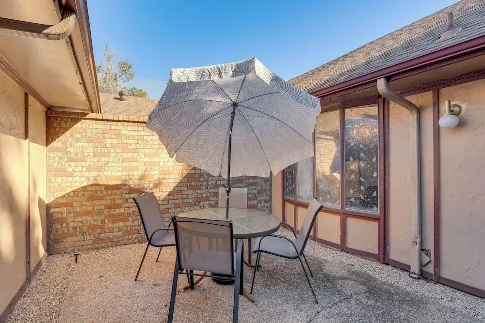 5 Mi to UT Dallas: Family-friendly Duplex w/ Patio