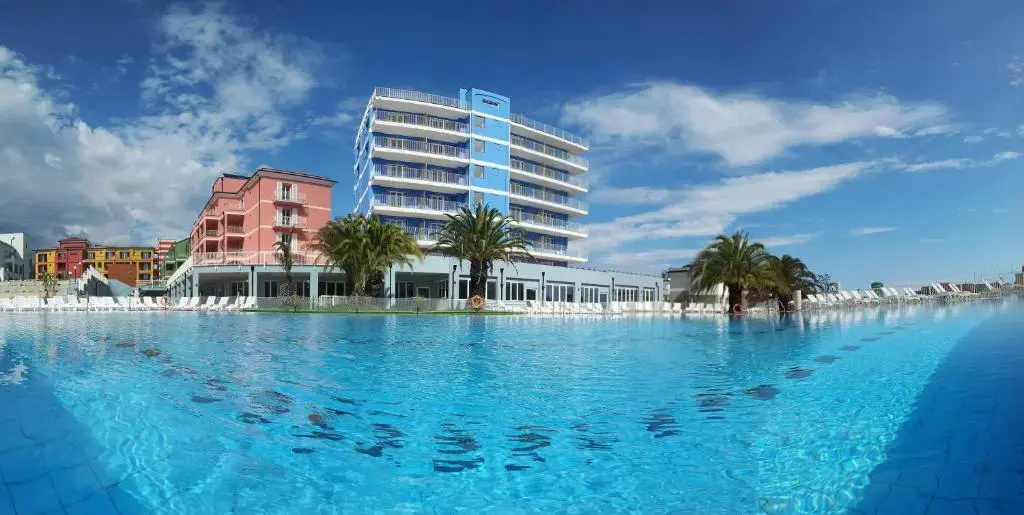 Beach & Waterfront
