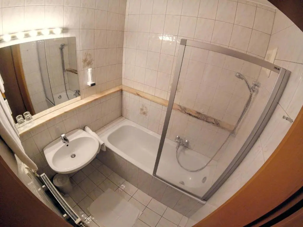 Comfort room