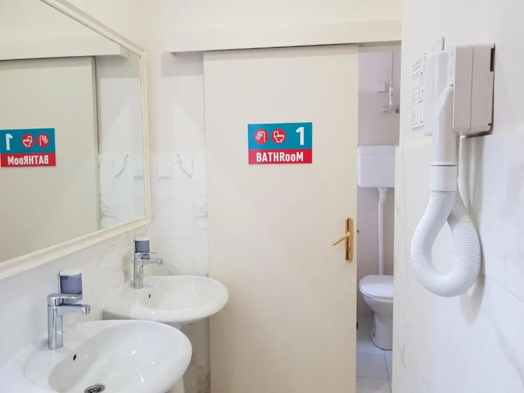 Economy room